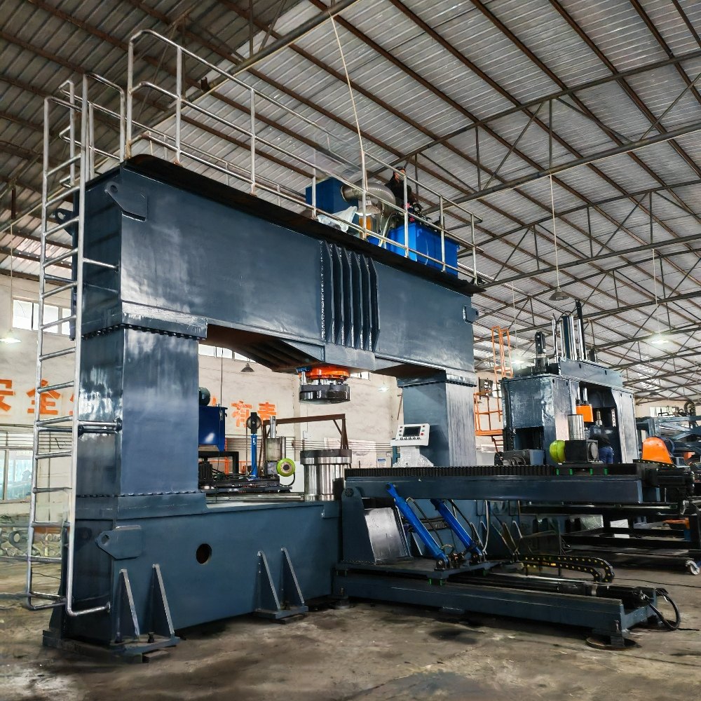 Metal head forming machine 